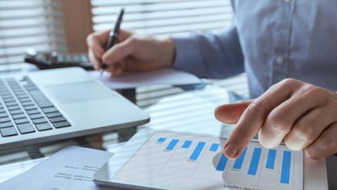 Analysing reports and charts