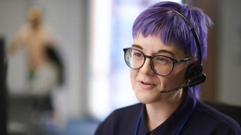 Telephone helpline operator